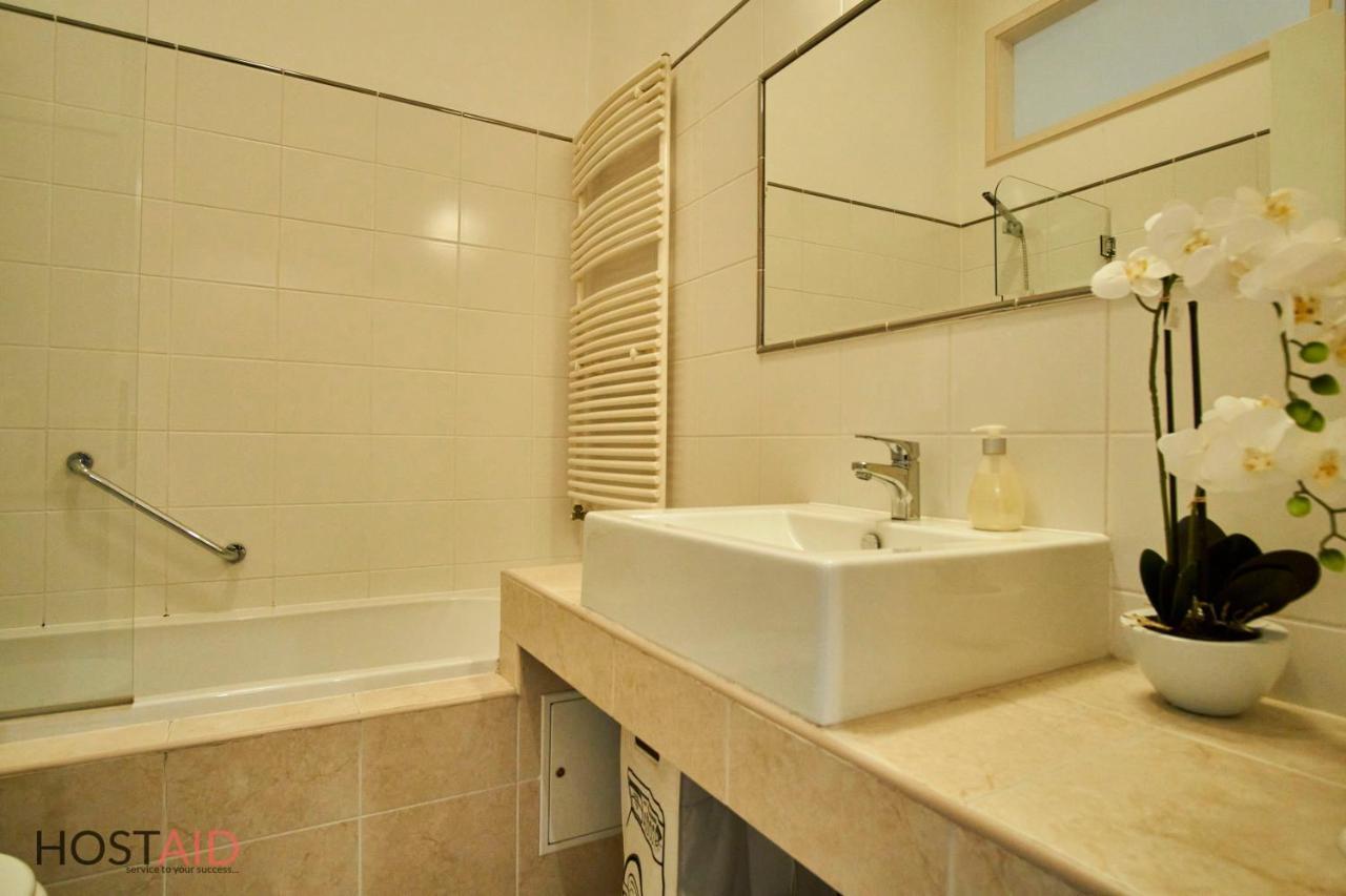 M52 Apartment - Hostaid Budapesta Exterior foto